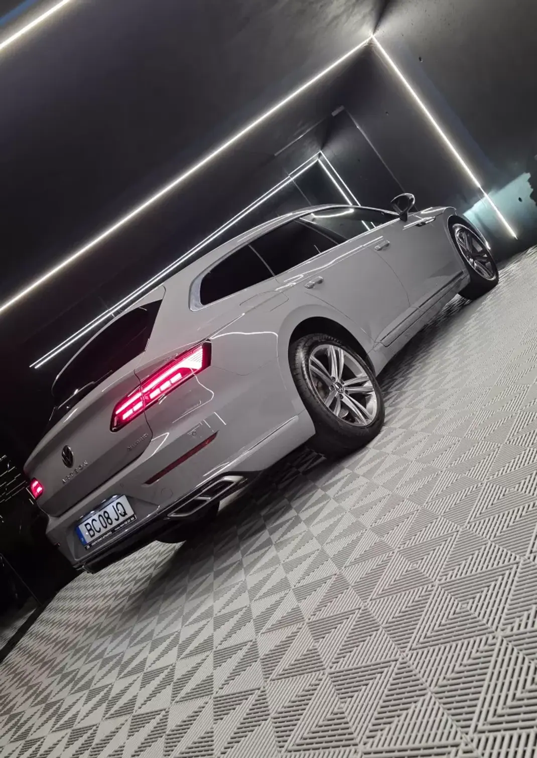 Volkswagen Arteon Shooting Brake 2023 - 30750 EUR, 134000 km - AUTO.MOTO.pt - 134000km - foto 9 de 27