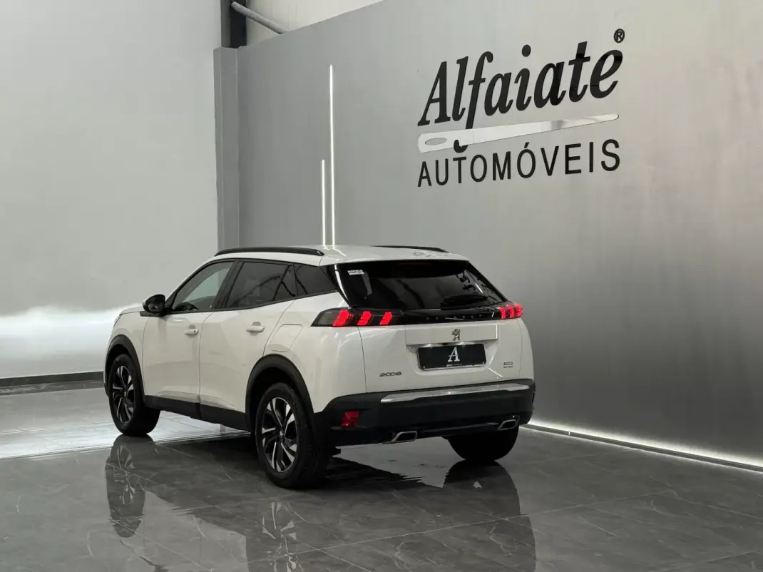 Peugeot 2008 2020 - 15990 EUR, 125000 km - AUTO.MOTO.pt - 125000km - foto 6 de 7