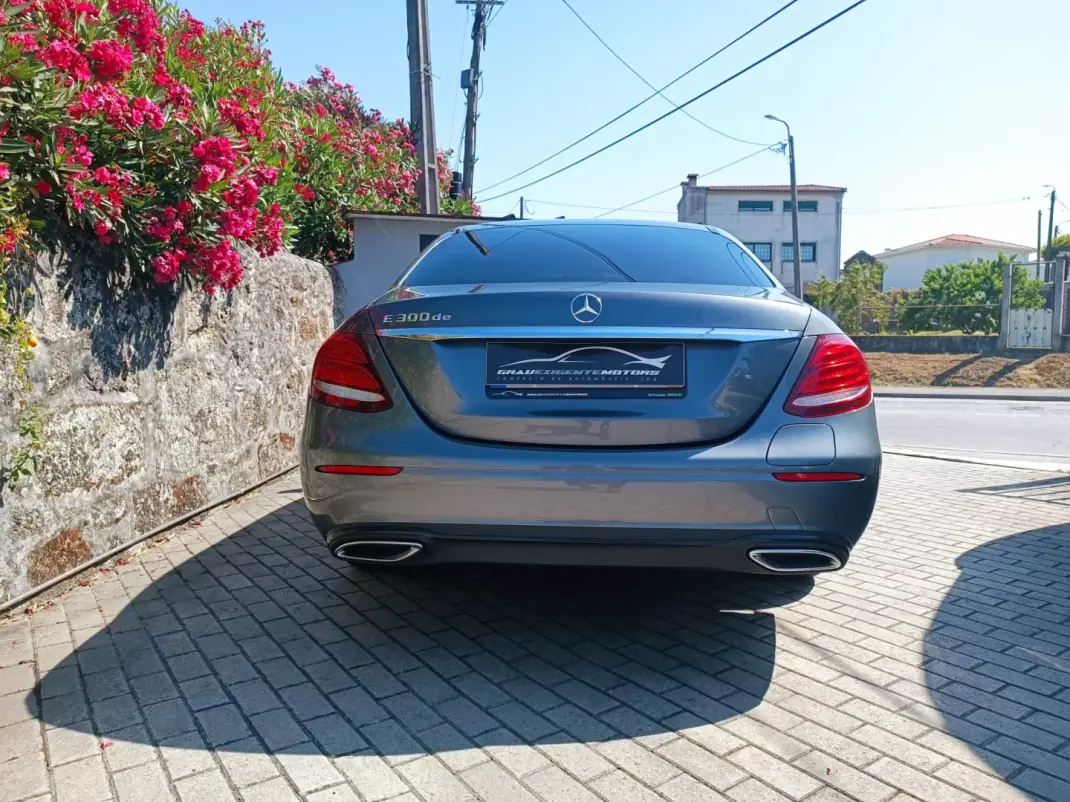 Mercedes-Benz E 300 2019 - 27500 EUR, 150200 km - 150200km - foto 4 de 18
