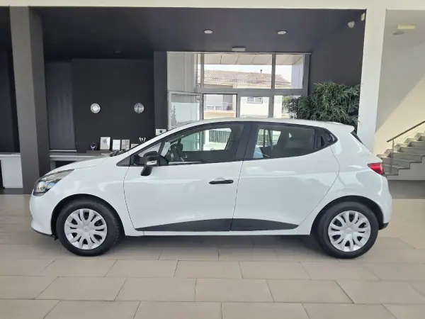 Renault Clio 1.5 Dci Van 2014 - 5750 EUR, 192158 km - AUTO.MOTO.pt - 192158km - foto 3 de 15