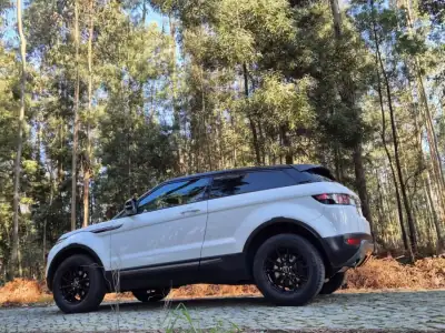 Land Rover Range Rover Evoque 2012 - 18900 EUR, 167000 km - AUTO.MOTO.pt - 167000km - foto 11 de 20