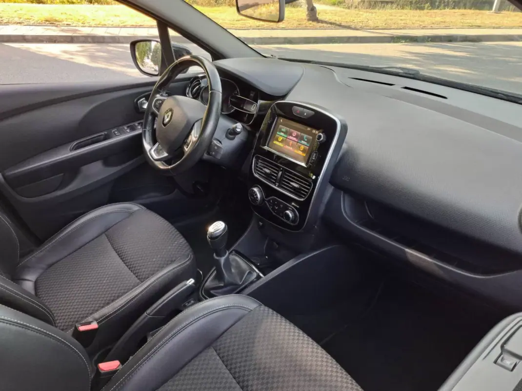 Renault Clio 2019 - 11990 EUR, 89000 km - 89000km - foto 11 de 12
