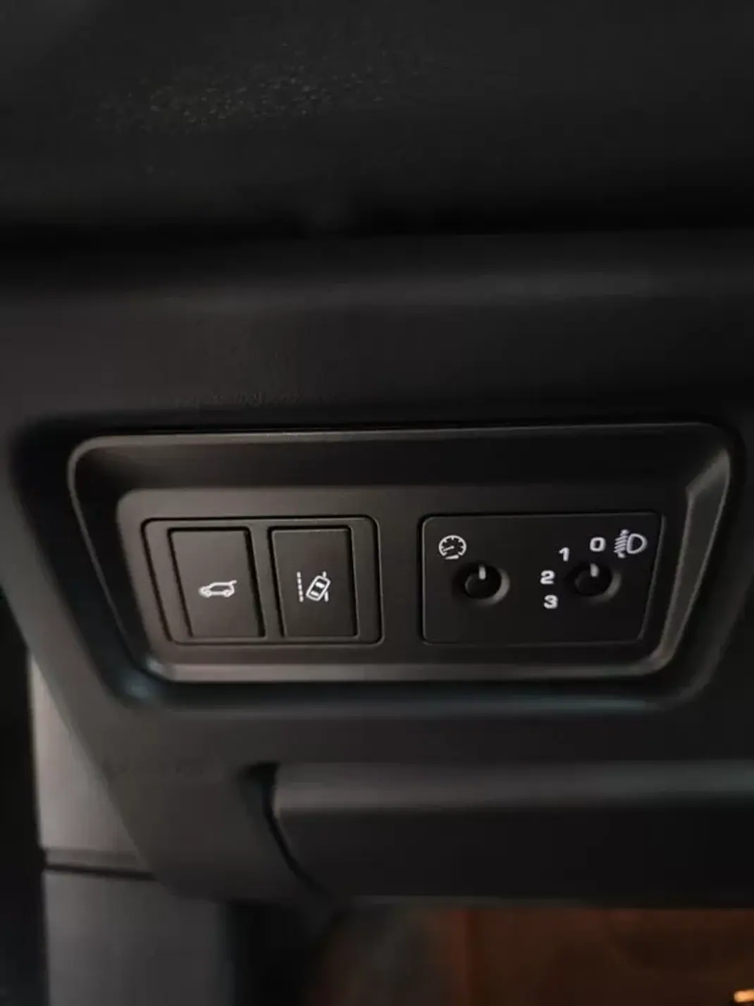 Land Rover Range Rover Evoque 2016 - 22750 EUR, 86400 km - AUTO.MOTO.pt - 86400km - foto 23 de 35