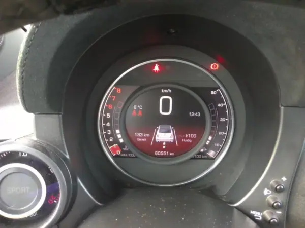 Abarth 595C 2021 - 24500 EUR, 60500 km - AUTO.MOTO.pt - 60500km - foto 8 de 10