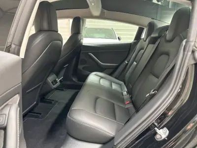 Tesla Model 3 2021 - 26450 EUR, 64959 km - AUTO.MOTO.pt - 64959km - foto 50 de 53