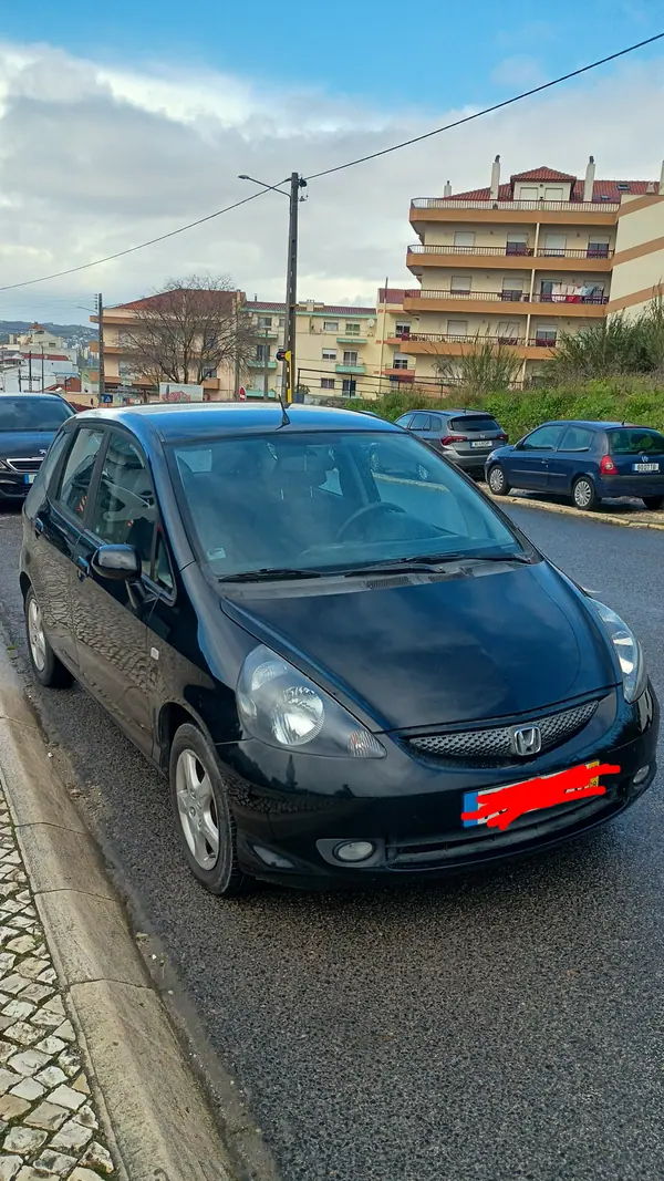 Honda Jazz 2007 - 3600 EUR, 233000 km - AUTO.MOTO.pt - 233000km - foto 2 de 4