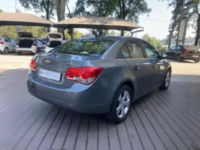 Chevrolet Cruze 2011 - 7300 EUR, 183000 km - AUTO.MOTO.pt - 183000km - foto 5 de 19