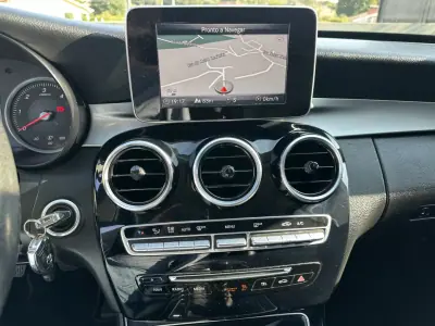Mercedes-Benz C 180 2017 - 15900 EUR, 249000 km - AUTO.MOTO.pt - 249000km - foto 42 de 58
