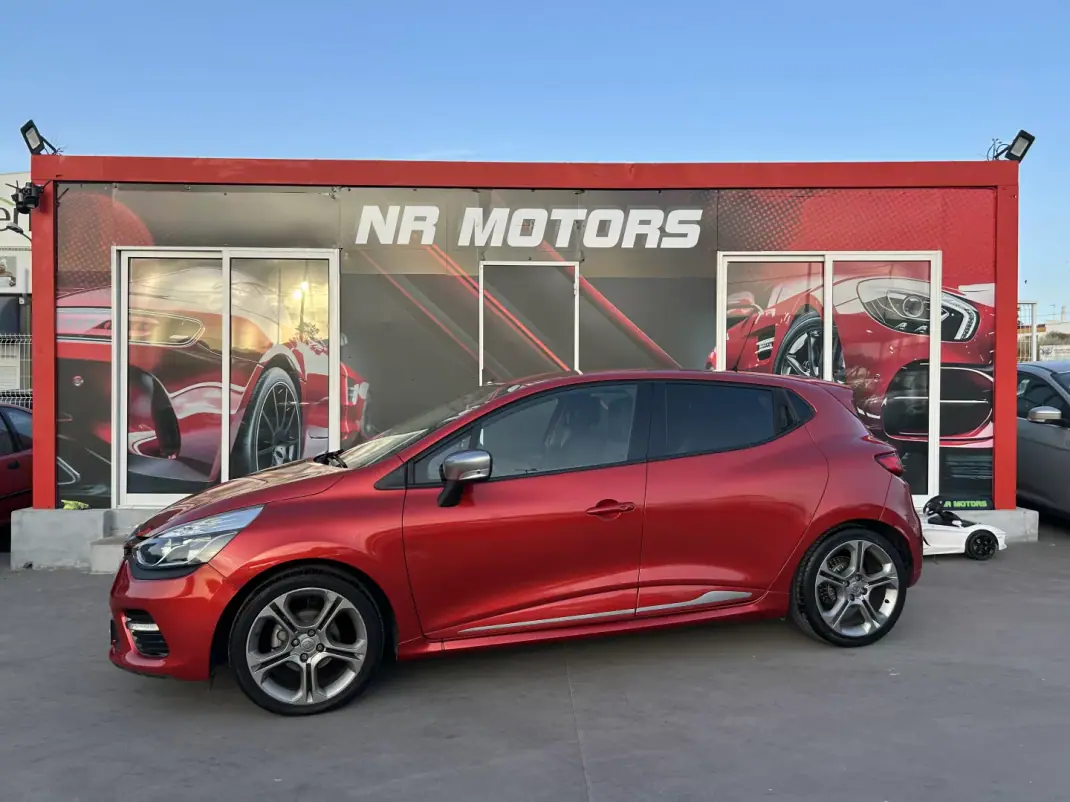 Renault Clio 2014 - 10947 EUR, 134000 km - AUTO.MOTO.pt - 134000km - foto 1 de 23