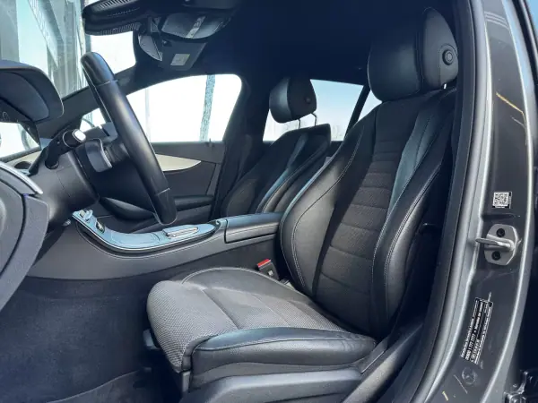 Mercedes-Benz E 300 2023 - 42990 EUR, 56100 km - AUTO.MOTO.pt - 56100km - foto 28 de 33