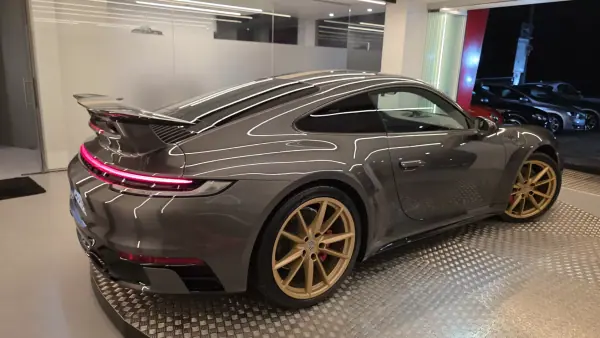 Porsche 992 2021 - 159500 EUR, 69488 km - AUTO.MOTO.pt - 69488km - foto 23 de 58
