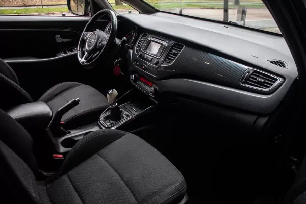 Kia Carens 2018 - 10790 EUR, 241075 km - AUTO.MOTO.pt - 241075km - foto 26 de 40