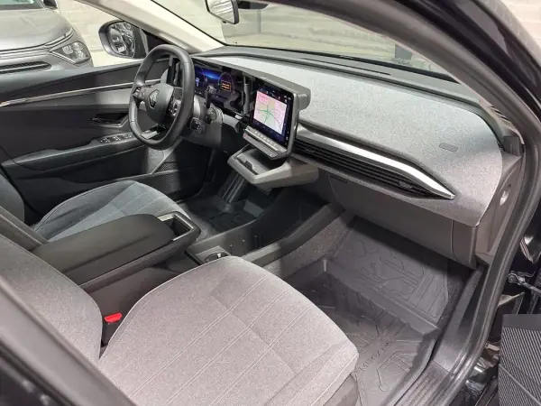 Renault Mégane E-Tech 2023 - 24950 EUR, 30503 km - AUTO.MOTO.pt - 30503km - foto 10 de 45