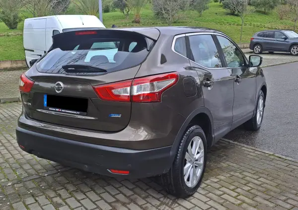 Nissan Qashqai 2015 - 13000 EUR, 125000 km - AUTO.MOTO.pt - 125000km - foto 7 de 22