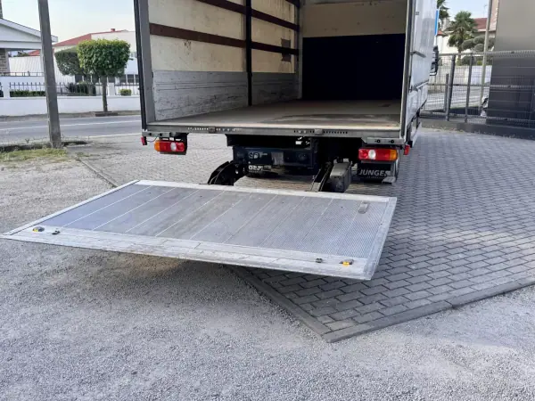 Mitsubishi 2018 - 24990 EUR, 305000 km - AUTO.MOTO.pt - 305000km - foto 13 de 14