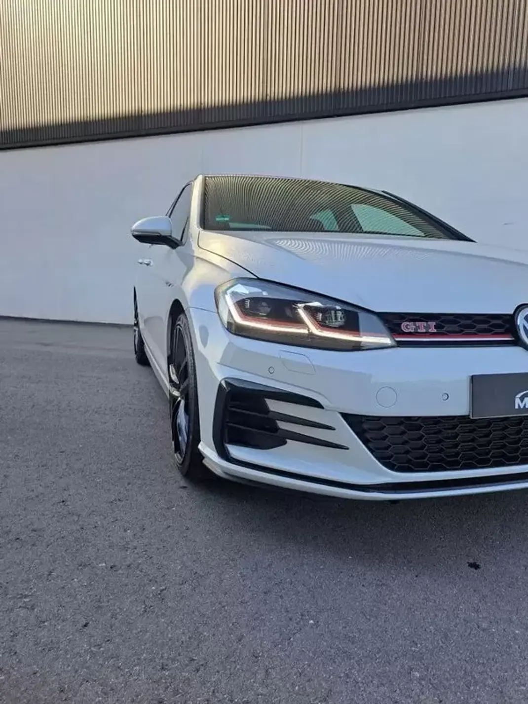 Volkswagen Golf 2019 - 28900 EUR, 108000 km - AUTO.MOTO.pt - 108000km - foto 20 de 32