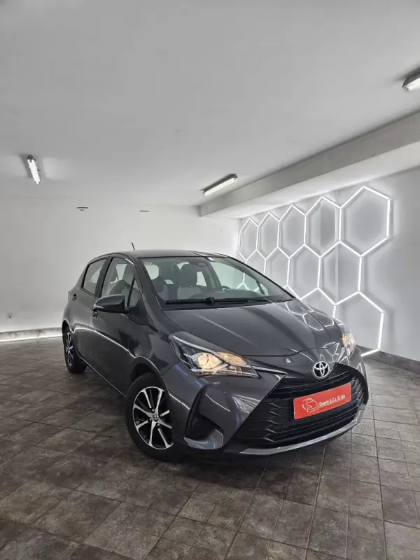 Toyota Yaris 2019 - 13650 EUR, 135421 km - AUTO.MOTO.pt - 135421km - foto 2 de 37