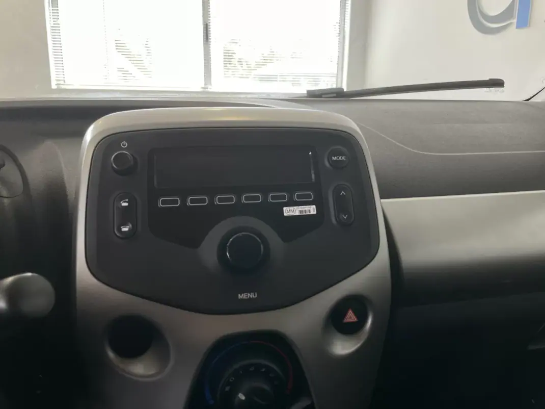 Citroën C1 2016 - 10000 EUR, 67129 km - AUTO.MOTO.pt - 67129km - foto 8 de 14