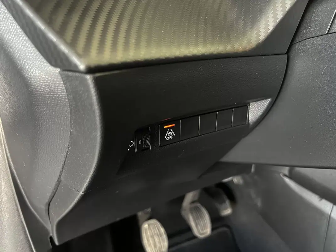 Peugeot 208 2022 - 14600 EUR, 41453 km - AUTO.MOTO.pt - 41453km - foto 20 de 22