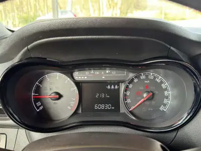 Opel Karl 2019 - 10950 EUR, 60330 km - AUTO.MOTO.pt - 60330km - foto 13 de 25