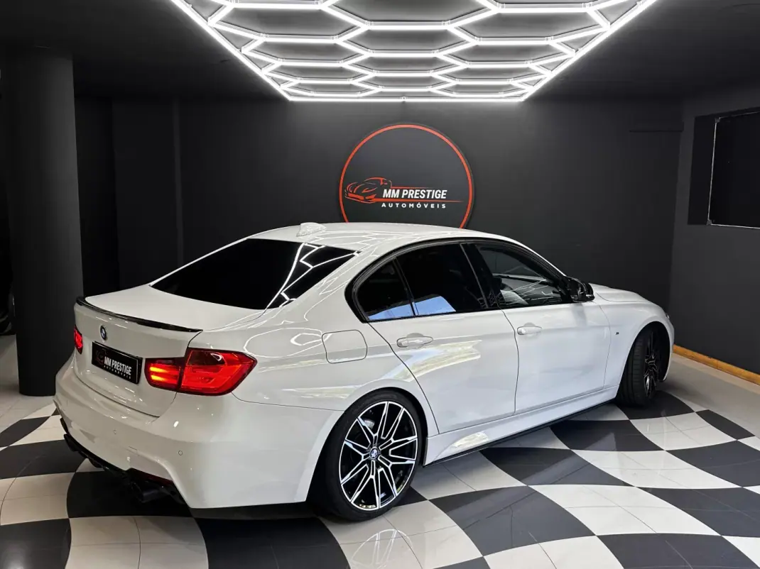 BMW 320 2014 - 18990 EUR, 218000 km - AUTO.MOTO.pt - 218000km - foto 33 de 44