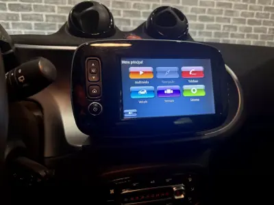 Smart ForFour 2018 - 11990 EUR, 58000 km - AUTO.MOTO.pt - 58000km - foto 13 de 18