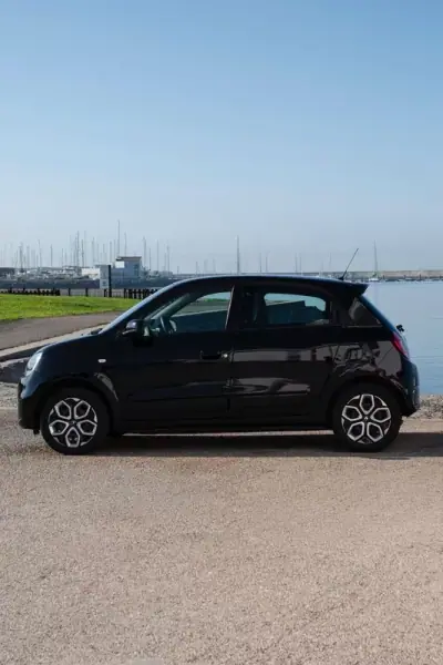 Renault Twingo 2020 - 10000 EUR, 80000 km - AUTO.MOTO.pt - 80000km - foto 3 de 11