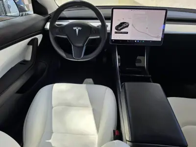 Tesla Model 3 2020 - 23900 EUR, 133000 km - AUTO.MOTO.pt - 133000km - foto 11 de 17
