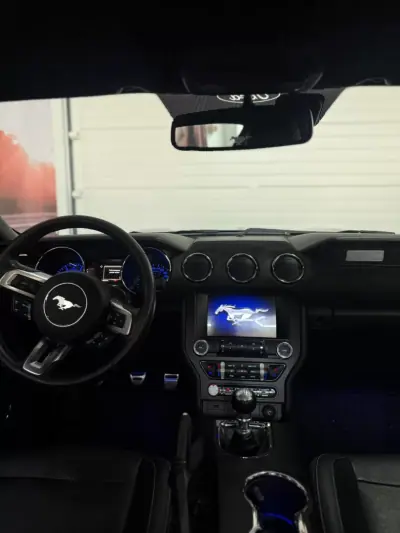 Ford Mustang 2017 - 34900 EUR, 198000 km - AUTO.MOTO.pt - 198000km - foto 10 de 16