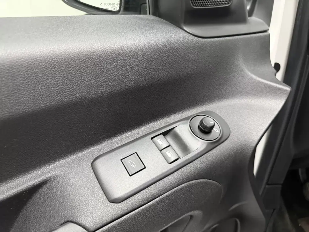 Opel COMBO 2019 - 12990 EUR, 104000 km - 104000km - foto 14 de 27