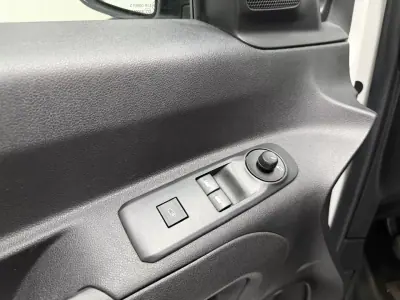 Opel COMBO 2019 - 12990 EUR, 104000 km - 104000km - foto 14 de 27