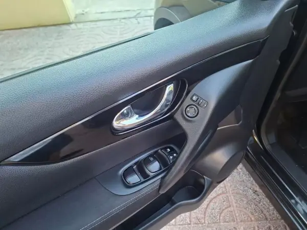 Nissan Qashqai 2015 - 12900 EUR, 138773 km - AUTO.MOTO.pt - 138773km - foto 19 de 39