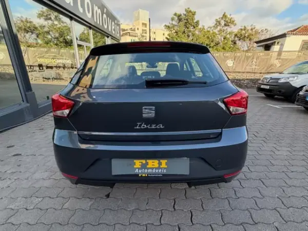 SEAT Ibiza 2022 - 12900 EUR, 90422 km - AUTO.MOTO.pt - 90422km - foto 7 de 11