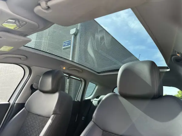 Peugeot 3008 2014 - 8400 EUR, 220000 km - AUTO.MOTO.pt - 220000km - foto 33 de 62
