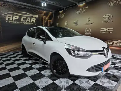 Renault Clio 2014 - 8990 EUR, 189000 km - AUTO.MOTO.pt - 189000km - foto 13 de 15