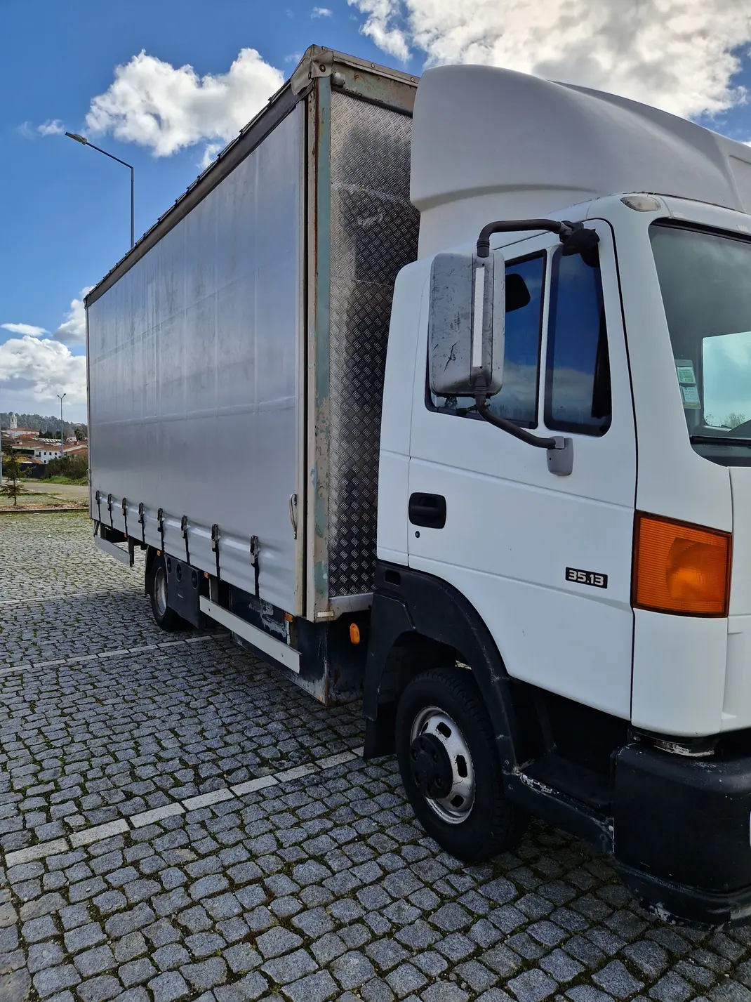 Nissan ATLEON 3.0 Ligeiro 3.5T 2005 - 15867 EUR, 371800 km - 371800km - foto 3 de 12