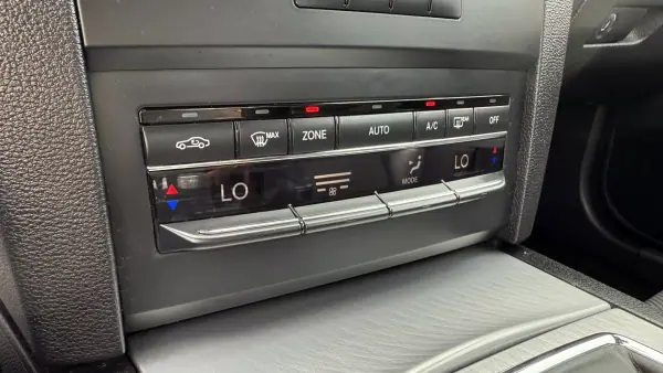 Mercedes-Benz E 250 2010 - 17000 EUR, 0 km - AUTO.MOTO.pt - foto 29 de 56