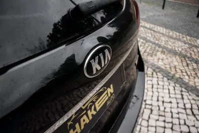 Kia Carens 2018 - 10790 EUR, 241075 km - AUTO.MOTO.pt - 241075km - foto 12 de 40