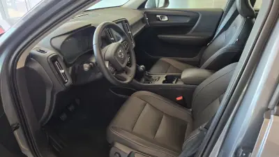 Volvo XC 40 2018 - 21900 EUR, 36539 km - AUTO.MOTO.pt - 36539km - foto 6 de 52