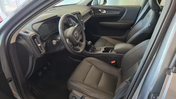 Volvo XC 40 2018 - 21900 EUR, 36539 km - AUTO.MOTO.pt - 36539km - foto 6 de 52