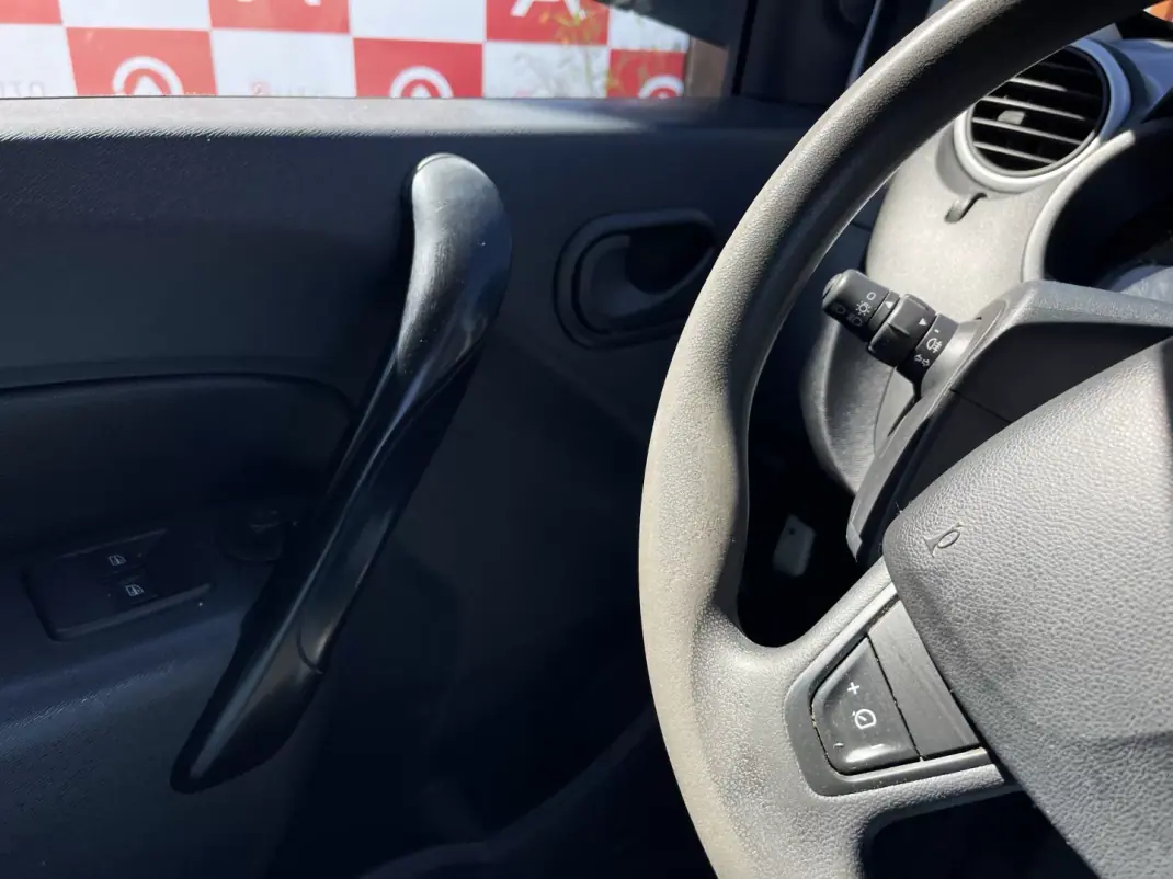 Renault Kangoo 1.5 DCi Business 2020 - 13490 EUR, 142280 km - AUTO.MOTO.pt - 142280km - foto 15 de 17