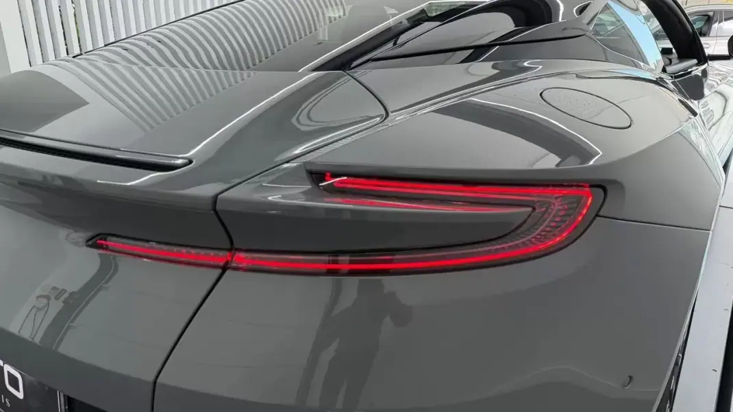 Aston Martin DB11 Coupé 2020 - 149990 EUR, 48409 km - 48409km - foto 10 de 38