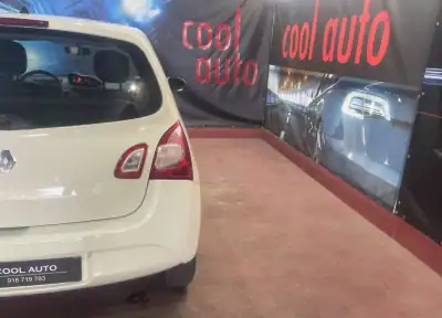Renault Twingo 2012 - 6499 EUR, 72000 km - AUTO.MOTO.pt - 72000km - foto 16 de 26