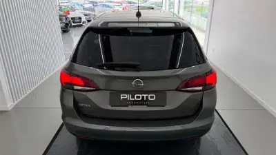 Opel Astra Sports Tourer 2019 - 10750 EUR, 156084 km - AUTO.MOTO.pt - 156084km - foto 8 de 26