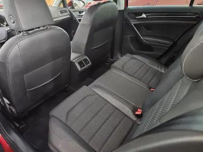 Volkswagen Golf 2015 - 15000 EUR, 140202 km - AUTO.MOTO.pt - 140202km - foto 19 de 23