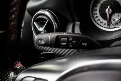 Mercedes-Benz A 180 2015 - 13990 EUR, 263650 km - AUTO.MOTO.pt - 263650km - foto 13 de 34