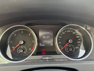 Volkswagen Golf Variant 2020 - 16900 EUR, 122346 km - AUTO.MOTO.pt - 122346km - foto 32 de 34