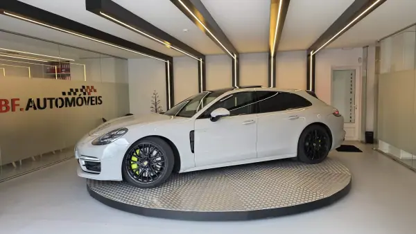 Porsche Panamera Sport Turismo 2024 - 119900 EUR, 45564 km - AUTO.MOTO.pt - 45564km - foto 13 de 63