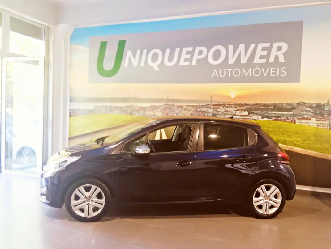 Peugeot 208 2019 - 8299 EUR, 136000 km - AUTO.MOTO.pt - 136000km - foto 8 de 48