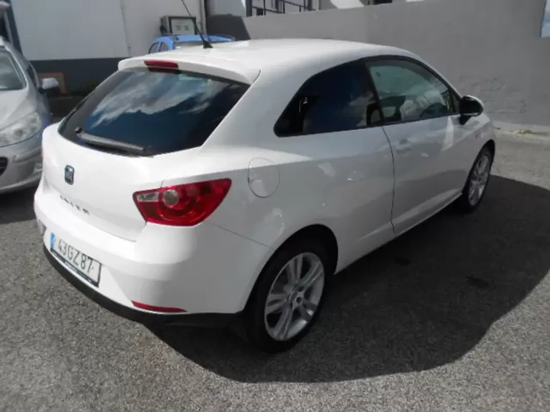 SEAT Ibiza 2008 - 6900 EUR, 349713 km - AUTO.MOTO.pt - 349713km - foto 6 de 14